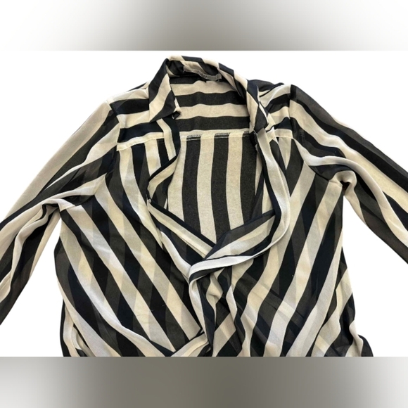 Guess Sheer Long Sleeve Top Striped Creme Black Size Medium EUC - Picture 7 of 9